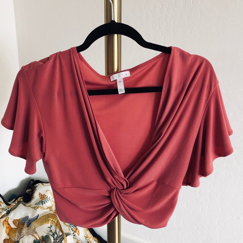 Flattering Nordstrom crop top